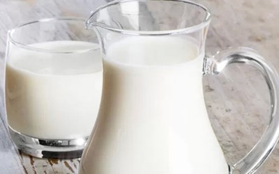 Lợi ích của việc uống sữa nóng nhiều người không biết