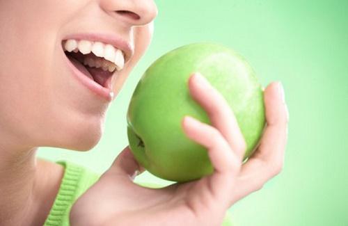 Bật mí 15 thực phẩm giúp răng trắng sáng khỏe đẹp hơn