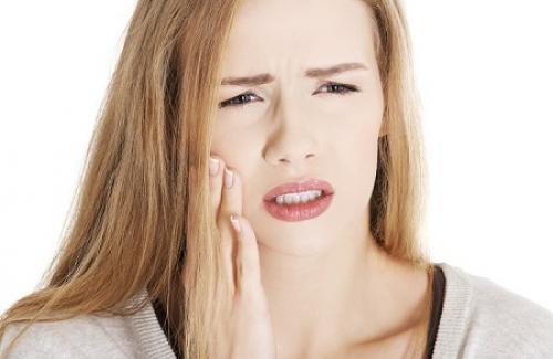 Khô họng là gì? Nguyên nhân và điều trị khô họng hiệu quả