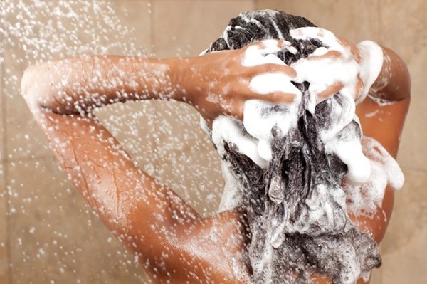 7 thói quen xấu khiến tóc khô rụng, chẻ ngọn có thể bạn chưa biết