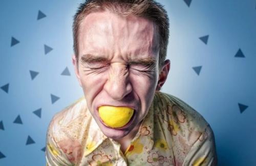 Đắng miệng là sao? Triệu chứng và phương pháp điều trị hiệu quả