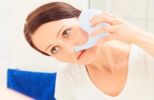 Rửa mũi: Giảm tự nhiên các triệu chứng cảm lạnh & dị ứng