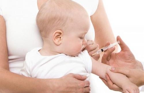 Những mũi vắc xin bố mẹ tuyệt đối không được bỏ với trẻ dưới 3 tuổi