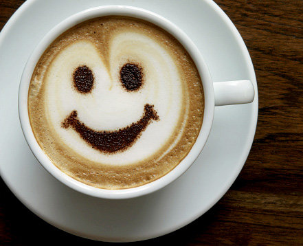 9 cách đơn giản cắt giảm calo từ tách cà phê buổi sáng của bạn