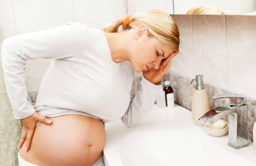 Bà bầu bị ốm nghén có ảnh hưởng tới thai nhi không?
