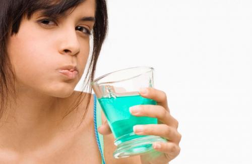 Nước súc miệng  - Tác dụng và cách sử dụng nước súc miệng hiệu quả