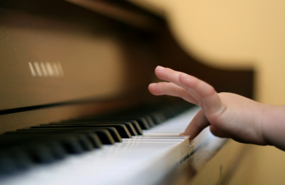 Âm nhạc thực sự thúc đẩy sự phát triển trí não ở trẻ?