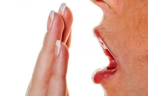 10 bài thuốc chữa hôi miệng hiệu quả giúp bạn tự tin giao tiếp