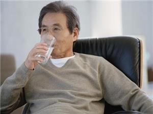 Chữa chứng khô miệng ở người cao tuổi hiệu quả ngay tại nhà