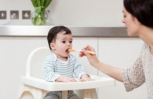 Nấu ăn cho trẻ: lỗi "khổ lắm nói mãi" mà các mẹ vẫn mắc phải