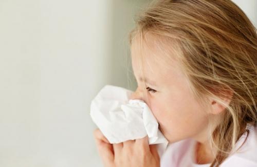 Mùa lạnh, các mẹ cần đề phòng bệnh cúm cho trẻ em