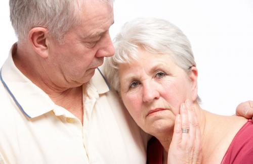 Bệnh ngoài da ở người cao tuổi thường gặp khi chuyển mùa