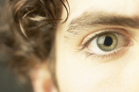 Bạn nhất định phải biết: Màu mắt tiết lộ gì về sức khỏe bạn?
