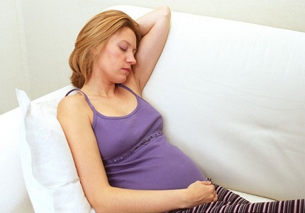 Chướng bụng khi mang thai thì bà bầu phải làm sao?