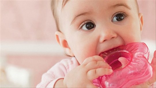 Dinh dưỡng cho bé bắt đầu mọc răng các mẹ nên biết