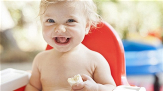 Tư vấn chế độ dinh dưỡng hợp lý cho trẻ 6 tháng tuổi