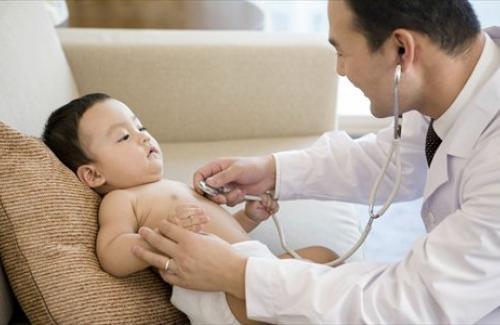 Cẩn thận bệnh phổi kẽ ở trẻ em và các biểu hiện thường gặp