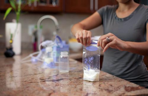 Mách chị em cách trữ sữa mẹ an toàn không giảm chất lượng sữa