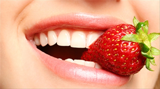 Cách kiểm tra răng miệng qua thói quen ăn uống hàng ngày