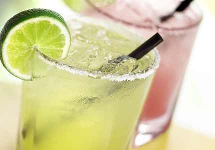 5 đồ uống giúp bạn chống chọi với nắng nóng cực điểm