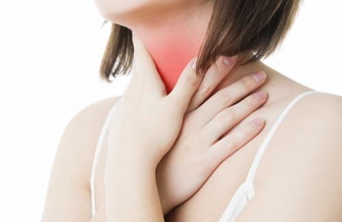 Đau họng là bệnh gì? Biểu hiện khi bị đau họng và cách điều trị