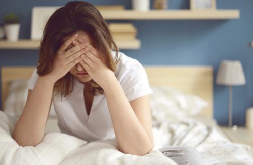 Cơn đau đầu buổi sáng có thể là dấu hiệu bệnh nghiêm trọng