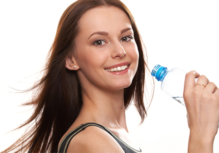 Bí quyết uống nước đúng cách trong mùa nóng không hại sức khỏe