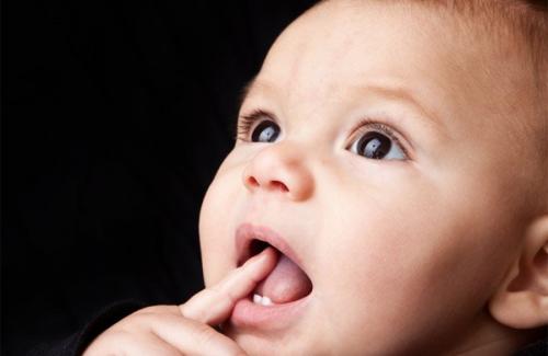 Cẩm nang hữu ích cho cha mẹ khi trẻ mọc răng nên biết