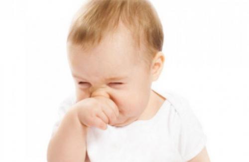 Trẻ bị viêm mũi dị ứng dễ mắc hen suyễn nếu không điều trị