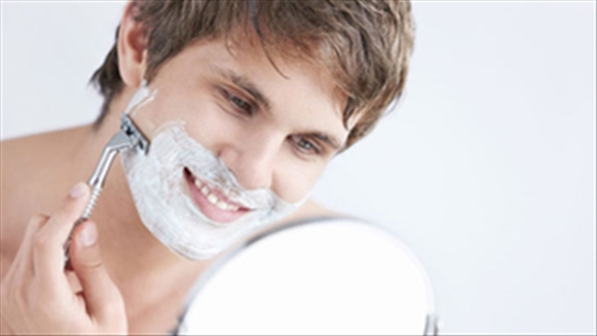 Cạo râu lúc nào để tránh nguy hại sức khỏe nam giới cần lưu ý