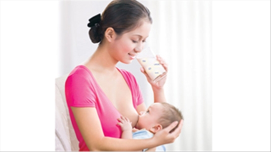 Top thực phẩm mẹ ăn gây ảnh hưởng đến bé qua dòng sữa