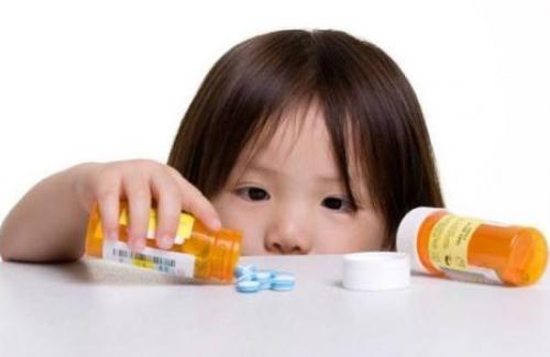 Tác hại khôn lường của thuốc kháng sinh với trẻ em nên cẩn thận