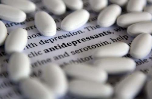 Cảnh giác hội chứng serotonin do thuốc chống trầm cảm