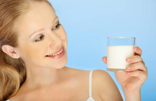 Thời điểm nào thích hợp nhất để uống sữa tốt cho sức khỏe?