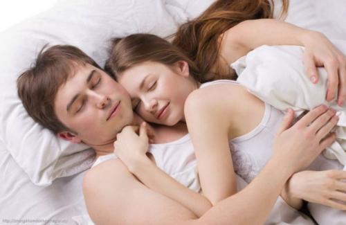 5 hành động của vợ trong phòng ngủ khiến chồng “phát cuồng"