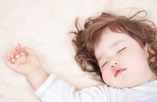 Trẻ con ngủ trong 2 giờ vàng này có thể giúp trẻ tăng trưởng CHIỀU CAO vượt trội