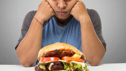 Hệ lụy từ lạm dụng thức ăn nhanh khiến bạn giật mình