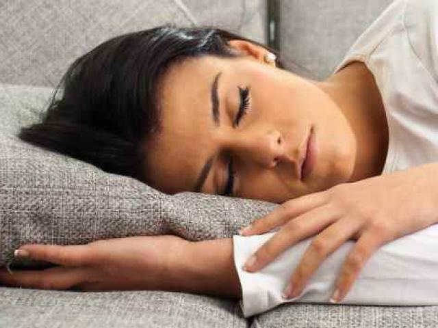 Những thông tin cần biết về hiện tượng giật mình khi ngủ