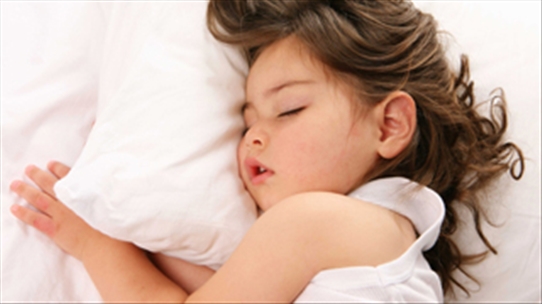 Bạn có biết trẻ ngủ ngáy thường xuyên sẽ có kết quả học tập kém hơn