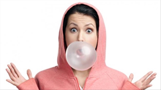 Tác dụng phụ khi nhai kẹo cao su có thể bạn chưa biết