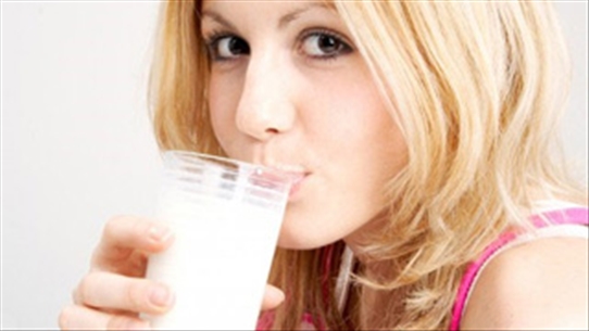 Lợi ích của sữa với sức khỏe phụ nữ nhiều người không biết