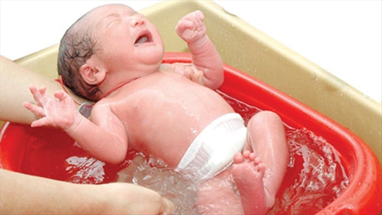 Những ngộ nhận khi tắm cho trẻ sơ sinh nhiều người gặp phải