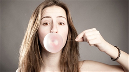 Tác dụng phụ không ngờ của thói quen nhai kẹo cao su