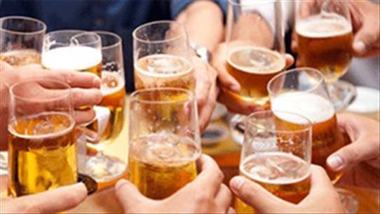 Những mẹo uống bia rượu không bị say trong ngày tết