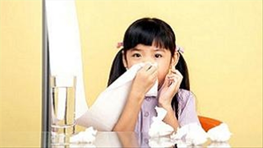 Cha mẹ nên làm gì khi trẻ bị sổ mũi để bé nhanh chóng khỏi bệnh?