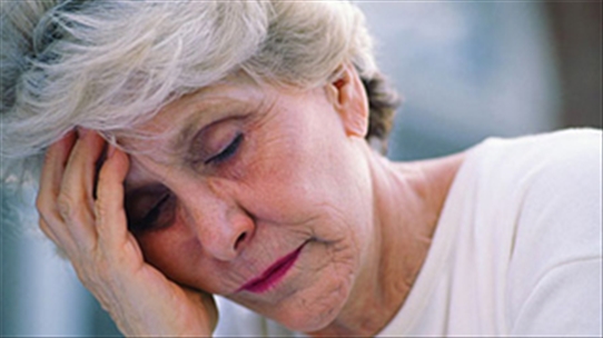 Người cao tuổi cần kiên trì điều trị chứng mất ngủ