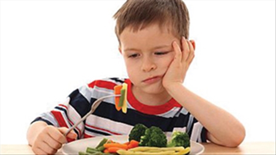 Trị biếng ăn ở trẻ: Cần chú ý chữa tâm lý cho bố mẹ trước!
