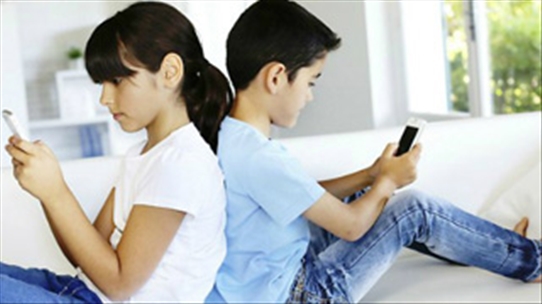 Trẻ dễ gặp vấn đề tâm lý vì thường xuyên dùng mạng xã hội
