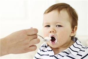 Hướng dẫn mẹ cách cho trẻ ăn sữa chua đúng chuẩn khoa học hấp thụ đầy đủ dưỡng chất