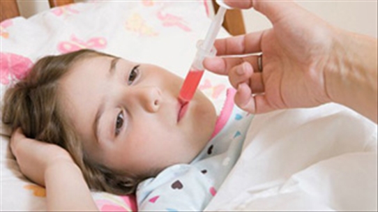 Cách chọn và dùng thuốc hạ sốt cho trẻ đúng cha mẹ nên biết